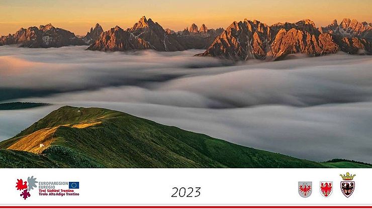 Der Euregio-Kalender für das Jahr 2023 mit Bildern aus Tirol, Südtirol und dem Trentino ist erschienen und wurde gestern in Trient vorgestellt. 