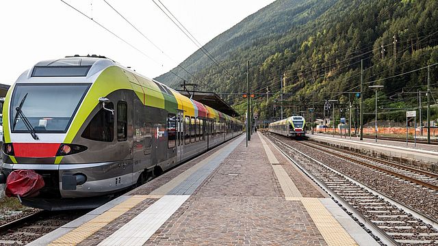 Am Samstag, 25. Mai, können alle Inhaber von Abos für den öffentlichen Nahverkehr und des EuregioFamilyPass alle öffentlichen lokalen Verkehrsmittel und einige Seilbahnen innerhalb der Europaregion Tirol, Südtirol, Trentino kostenlos nutzen. 