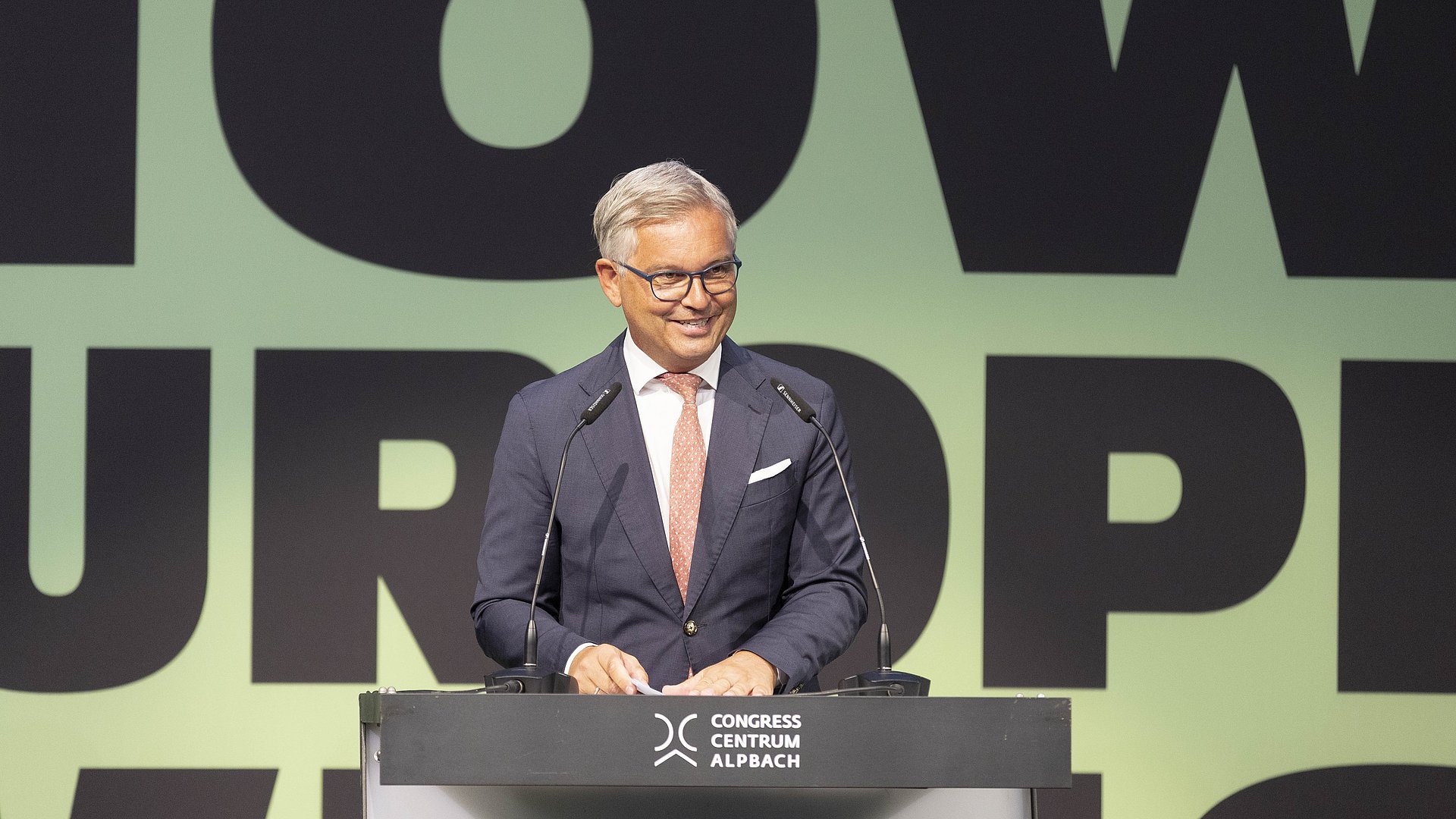 © Land Tirol/Sedlak EU-Kommissar Magnus Brunner: "Für ein handlungsfähiges und geeintes Europa brauchen wir starke Regionen - das ist auch in den nächsten, für Europas Zukunft entscheidenden Monaten wichtig."
