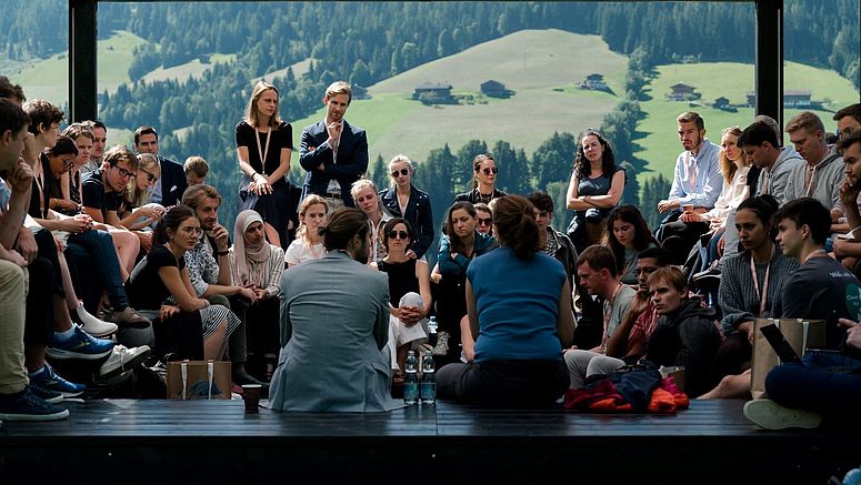 Kamingespräch mit Alma Zadic in Alpbach 2021