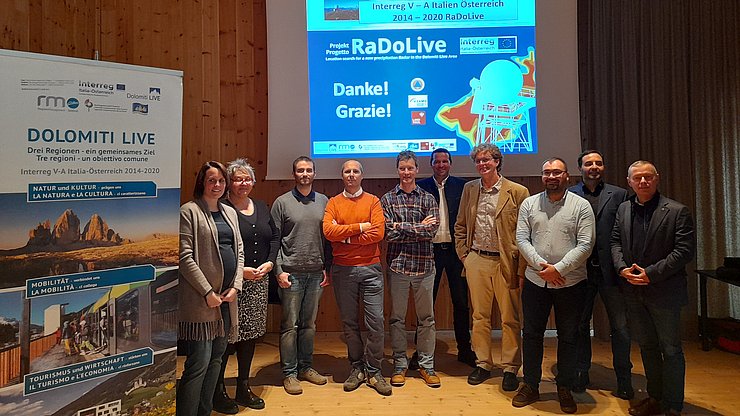 Abschlussveranstaltung RaDoLive - Projektgruppe (Von links nach rechts): Carmen Turin, Gina Streit, Lukas Tüchler, Günther Geier, Christoph Mitterer, Josef Lang, Manfred Bauer, Fabian Gstir, Joachim Hofmann, Christoph von Ach
