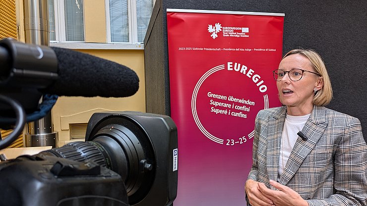 Magdalena Amhof, Ministro del Lavoro dell'Alto Adige, ha sottolineato l'importanza dello studio dell'Euregio sulle condizioni di lavoro, con particolare riferimento ai rapidi mutamenti che interessano il mercato del lavoro.