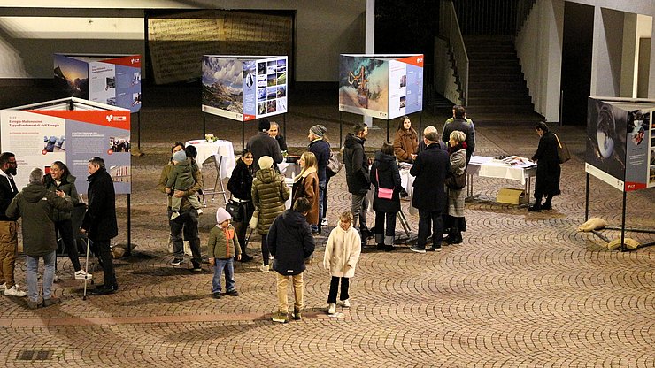 Eröffnung der Euregio-Wanderausstellung beim Dorfplatz Vahrn.