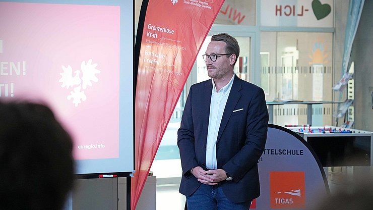 © Land Tirol/Schallhart Landeshauptmannstellvertreter Philip Wohlgemuth (Tirol): "Respekt, Fairness und Teamgeist sind die Grundlage jedes erfolgreichen Miteinanders."