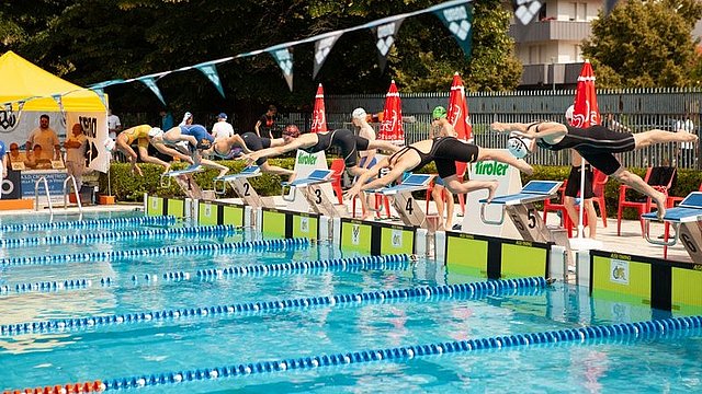 800 Athletinnen und Athleten von 35 Mannschaften haben an der Euregio-Swim-Cup-Etappe in Rovereto teilgenommen.