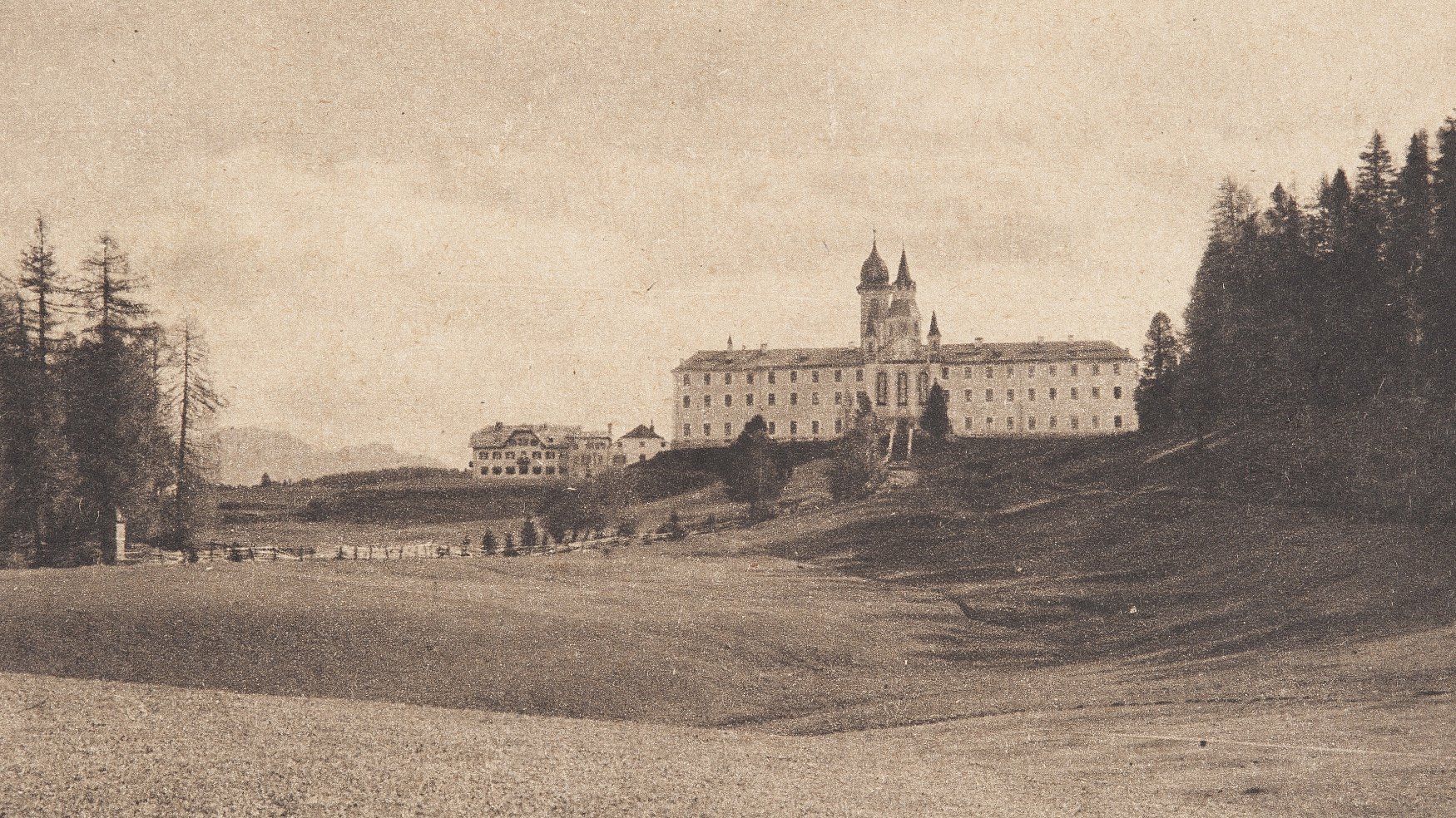 Pietralba su una cartolina datata 1925.