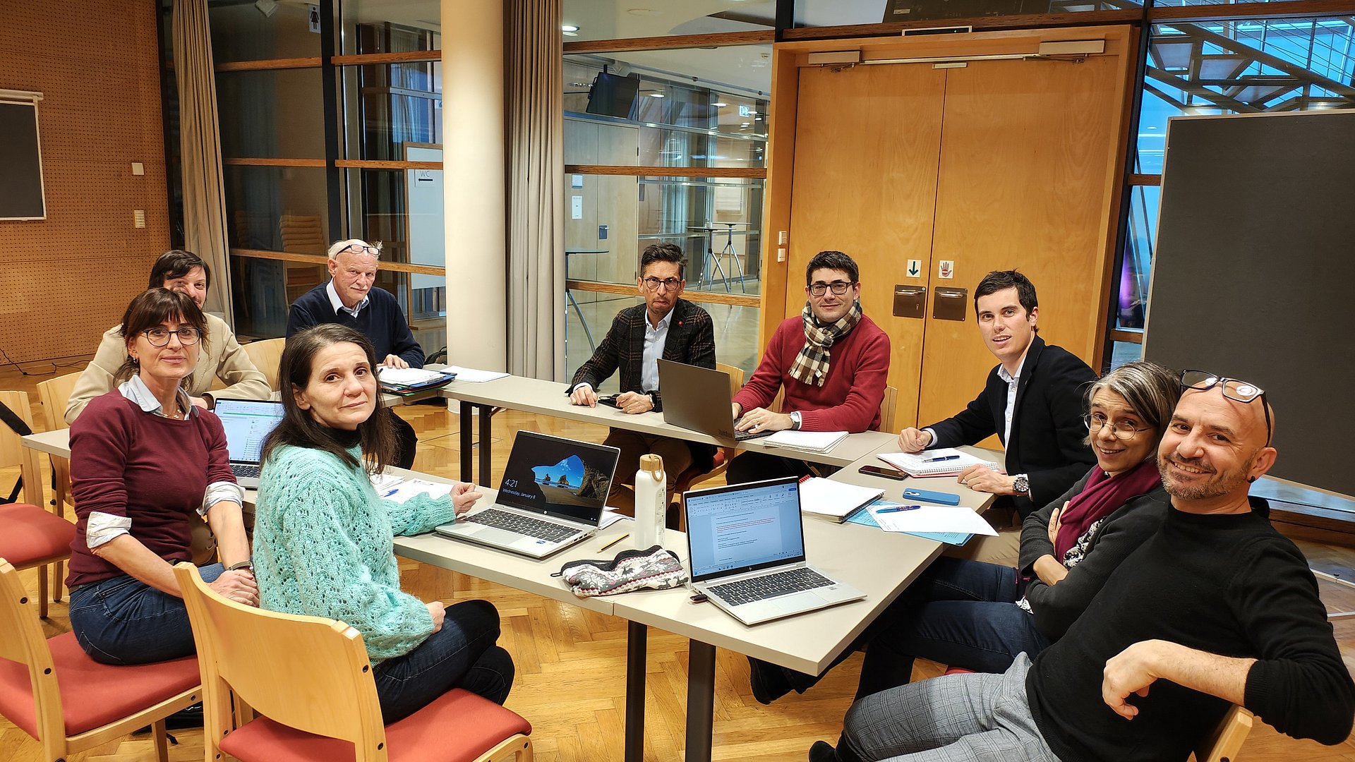 Partner di progetto del tandem "Glossario finanze" si confrontano