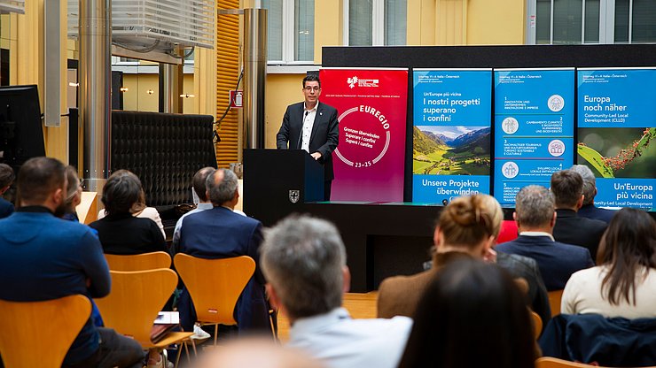 © LPA/Fabio Brucculeri Projektleiter Matthias Fink hat die Neuigkeiten dieser zweiten Ausgabe von Fit4Co vorgestellt