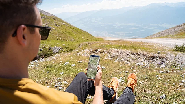 Gli appassionati di sport di montagna possono consultare la mappa dei tratti esposti tramite l'applicazione web e informarsi sul grado di esposizione dei sentieri escursionistici.