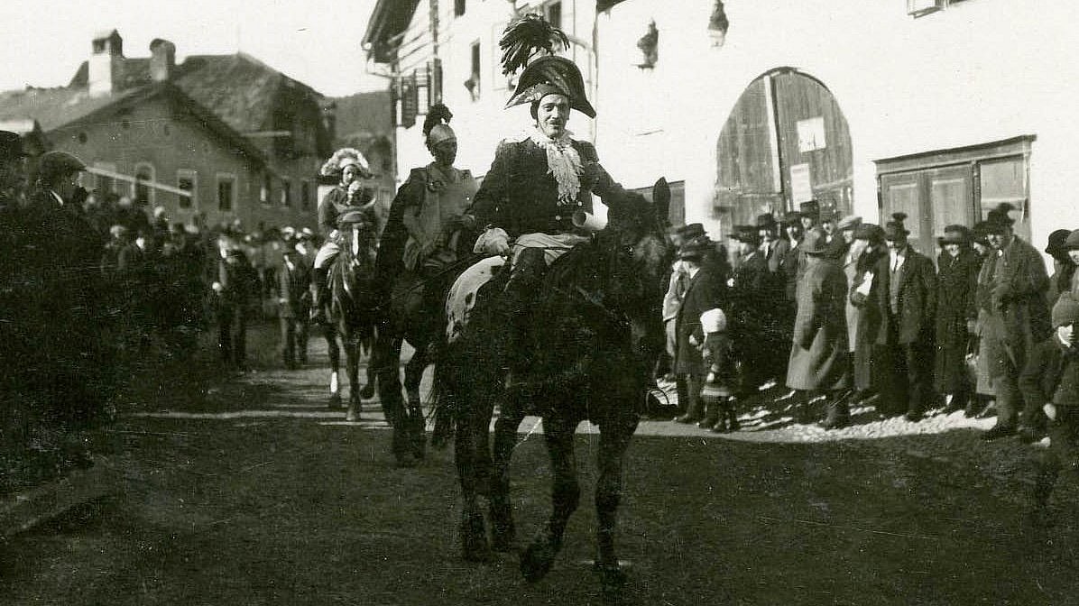 © Fasnachtchronik Telfs Die Tlfer Heerolde im Jahr 1925