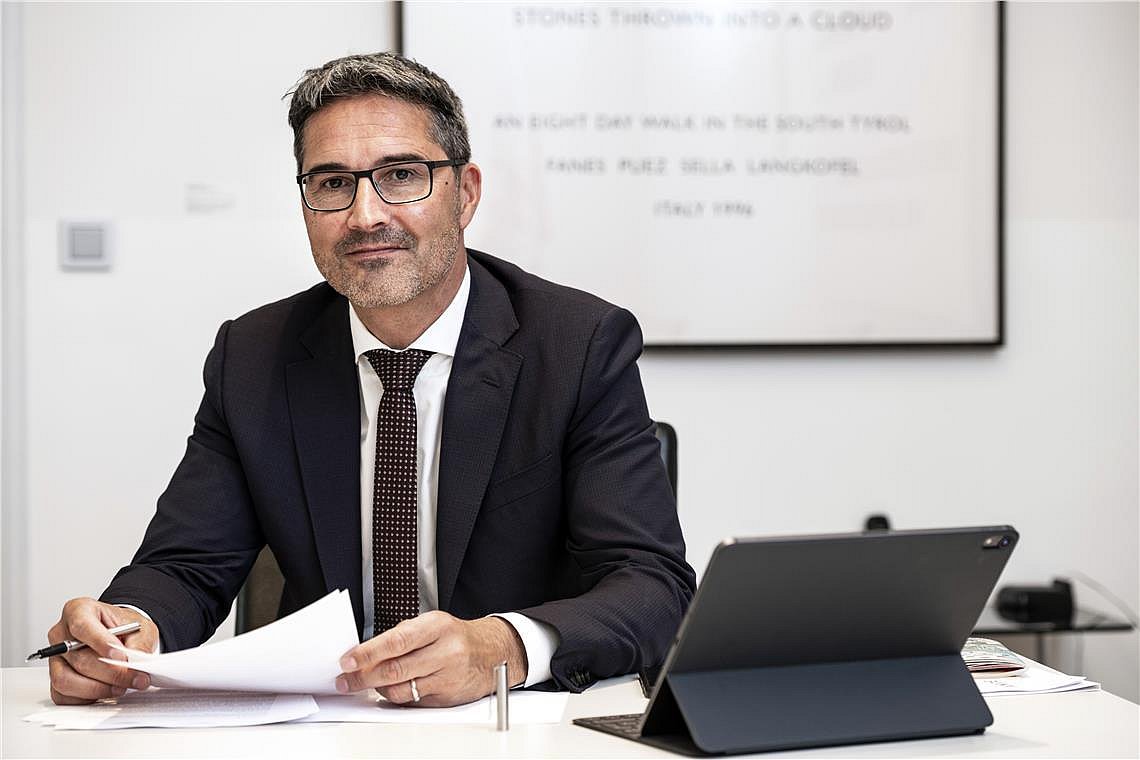 © LPA Südtirol Porträt des Südtiroler Landeshauptmannes Arno Kompatscher