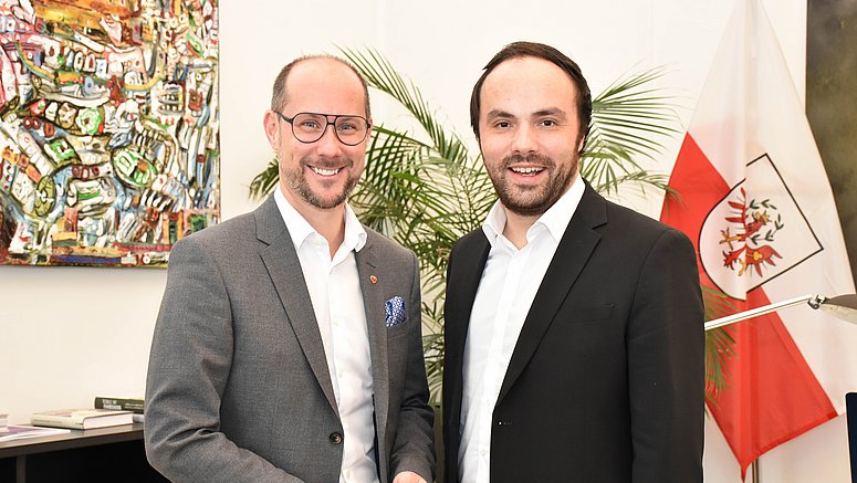 Ein erster Austausch zu wirtschaftsrelevanten Themen, die Südtirol und Tirol gleichermaßen betreffen: Landesrat Philipp Achammer absolvierte einen Antrittsbesuch bei Mario Gerber, dem neuen Tiroler Landesrat für Wirtschaft, Tourismus und Digitalisierung. 