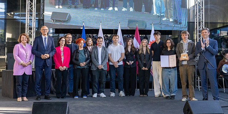 © LPA/Bernhard Aichner Die EuregioYoungJury des Filmclub Bozen wurde als grenzüberschreitendes Projekt der Euregio Tirol-Südtirol-Trentino ausgezeichnet.
