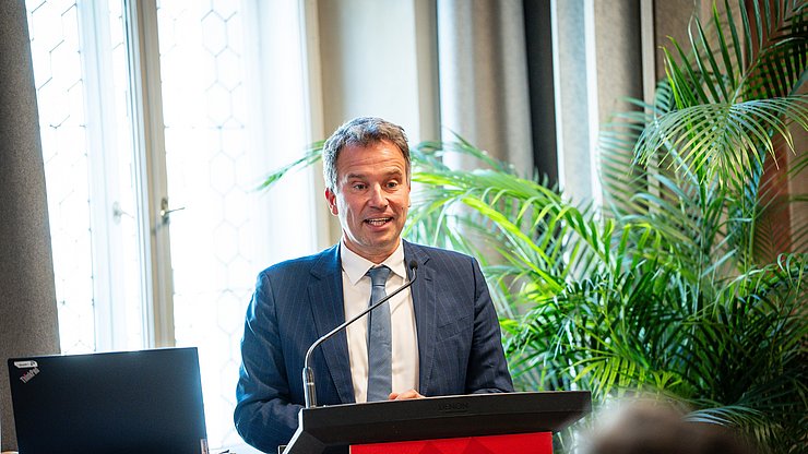 AMS-Vorstandsvorsitzender Johannes Kopf: „Die Euregio wird zu einem echten gemeinsamen Arbeitsmarkt“.