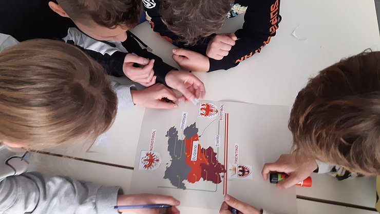 © Euregio/Tomazzoni "Euregio incontra le scuole" (Euregio trifft Schule) im Trentino: Quiz und spielerische Aktivitäten für Klassen von der vierten Grund- bis zur fünften Oberschule