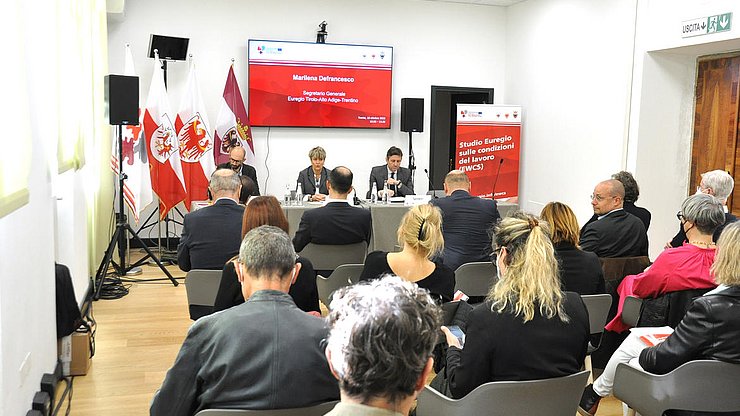Presentato lo studio sugli orari di lavoro nell'Euregio in Casa Moggioli a Trento