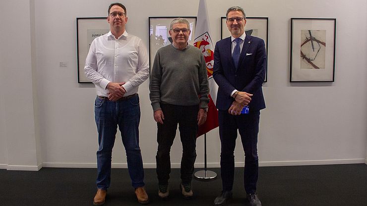 Accordo firmato: (da destra) il capitano Arno Kompatscher e i presidenti del DAV-Landshut Bernhard Tschochner e Maximilian Weh