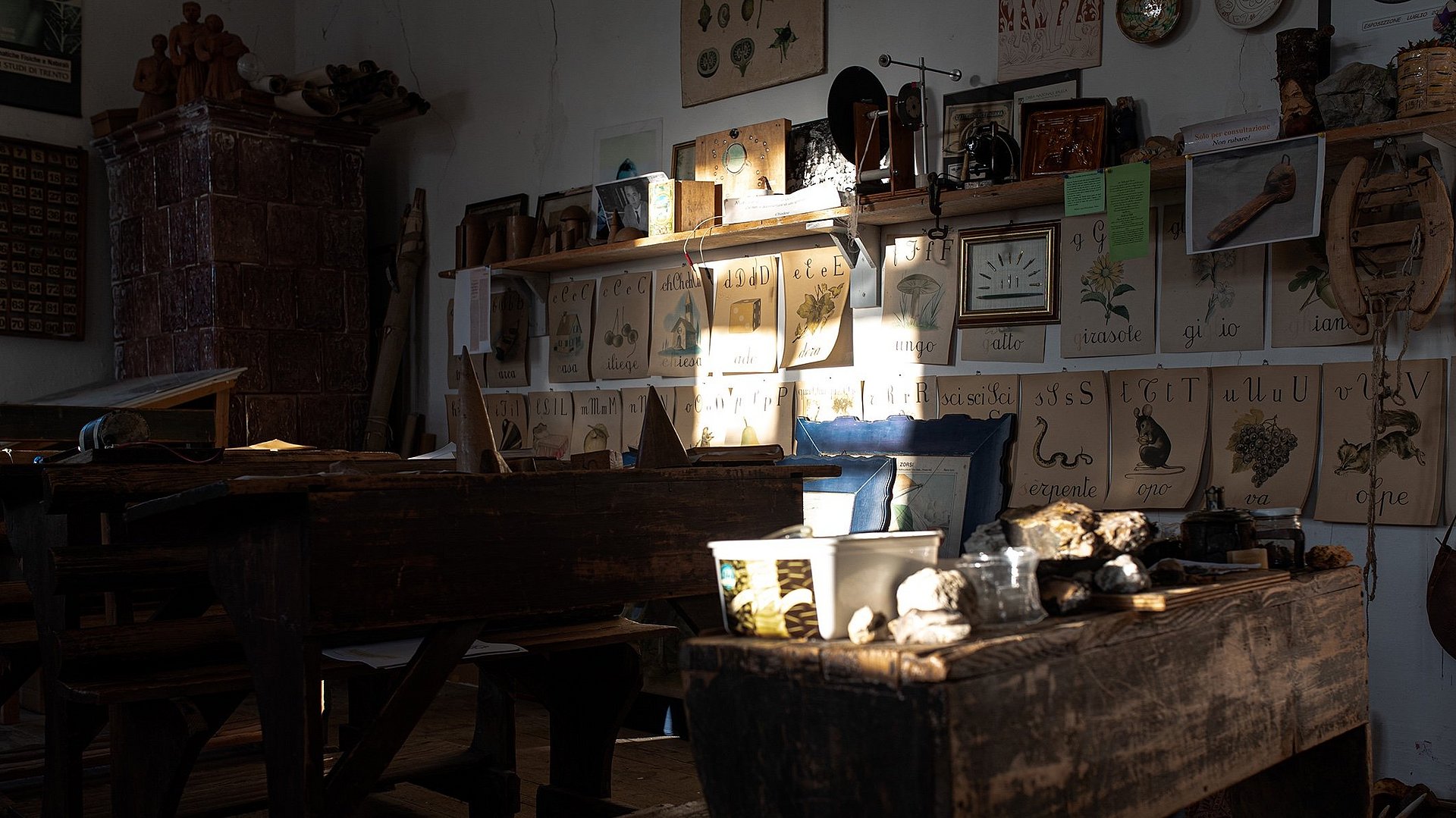 Die Schulgeschichte des Trentino hautnah erleben kann man im Museo della Scuola in Rango, Museo della Scuola di Rango Tomaso Iori APS