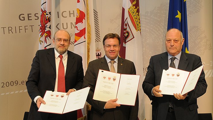 (von links) LH Lorenzo Dellai, LH Günther Platter und LH Luis Durnwalder im Jahr 2009