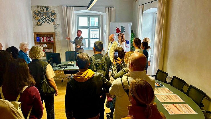 © Euregio Chi desiderava saperne di più sull’edificio storico ha potuto partecipare alle due visite guidate organizzate dalla FAI, incentrate sulla storia dell’edificio, sulla sua architettura e sui tesori artistici e culturali che ospita.