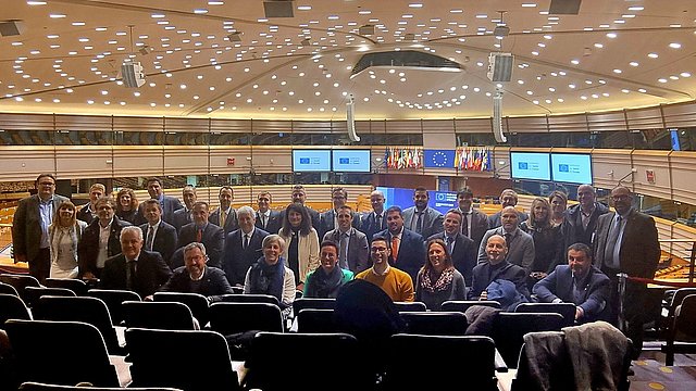 Gruppenfoto im Plenarsaal des Europäischen Parlaments