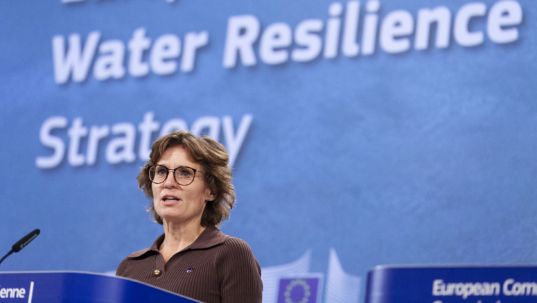 Jessika Roswall, Commissaria europea, presenta la Strategia europea per la resilienza idrica.