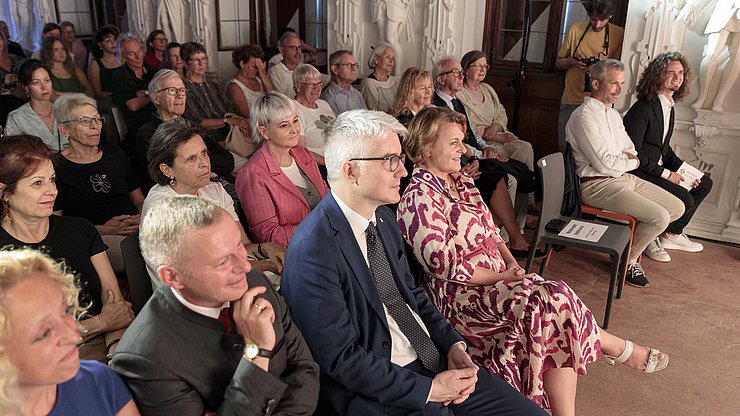 © LPA/Tiberio Sorvillo Kultur in historischen Gemäuern: Der Rittersaal in der Trostburg war bei der Euregio-Soirée bis auf den letzten Platz besetzt.