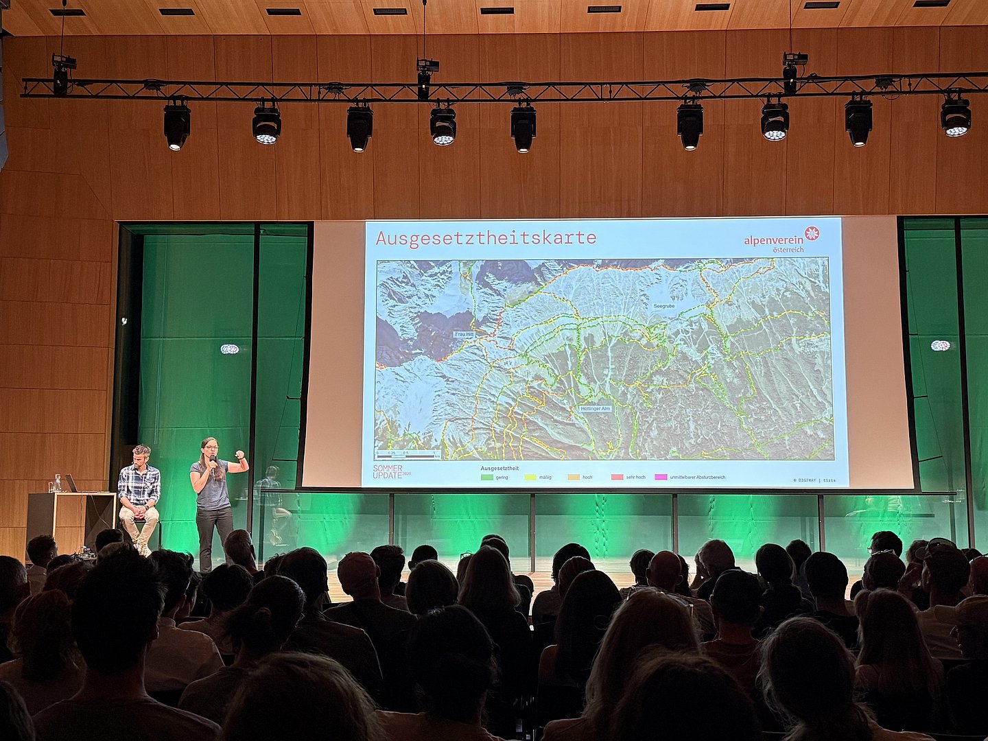 Lucia Felbauer bei der Präsentation des DIGIWAY-Projekt beim Sommer Update 2026 des ÖAV