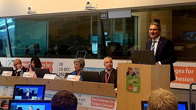 © Euregio Der Landeshauptmann Kompatscher hielt auf der EURegionsWeek einen Vortrag über die Gemeinschaftsverpflegung.