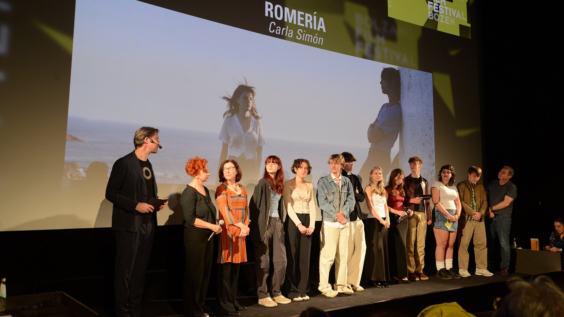 Die EuregioYoungJury bei der Preisverleihung an den Film ROMERÌO