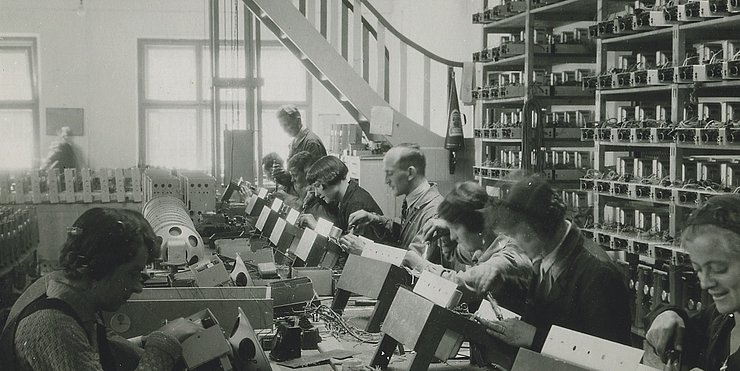 La fabbrica di radio di Dobbiaco a metà degli anni Trenta