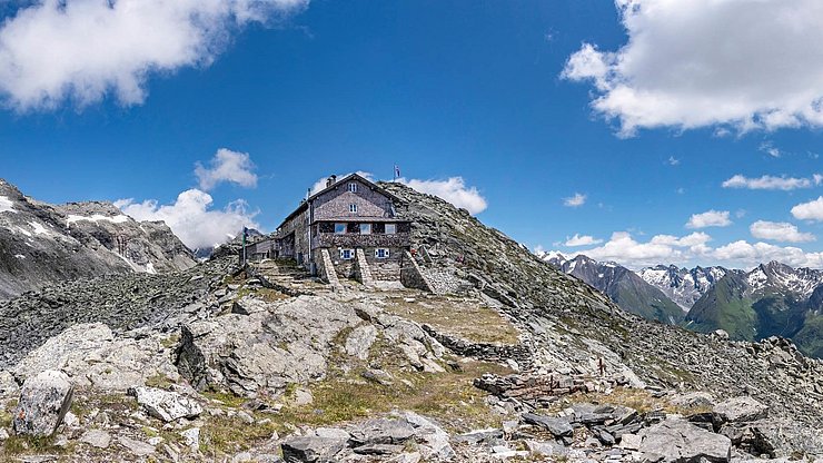 Die Europahütte liegt auf 2693 Metern Meereshöhe zwischen Südtiroler Pfitsch- und Tiroler Vennertal.