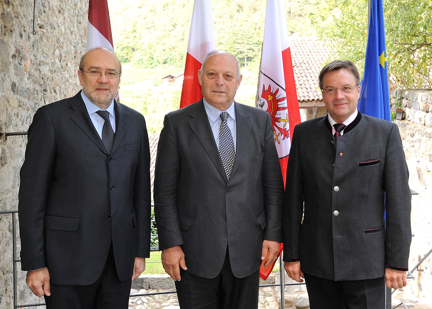 © LPA 1. Euregio Vorstandssitzung 2011 - (von links) LH Lorenzo Dellai, LH Luis Durnwalder, LH Günther Platter