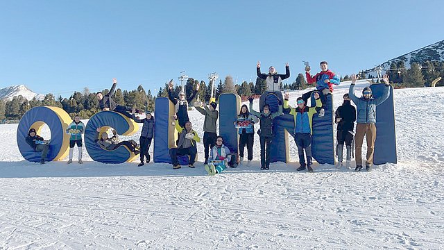 © Fachschule Laimburg Auch bei den Schüler:innen und Lehrenden des Istituto Agrario di San Michele ist der Euregio-Wintersporttag in Jochgrimm ein voller Erfolg gewesen.