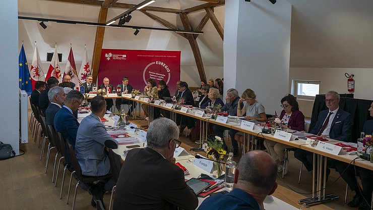 L'Assemblea dell'Euregio ha approvato a Salorno, tra le altre cose, il bilancio preventivo e il programma di lavoro per il 2026.