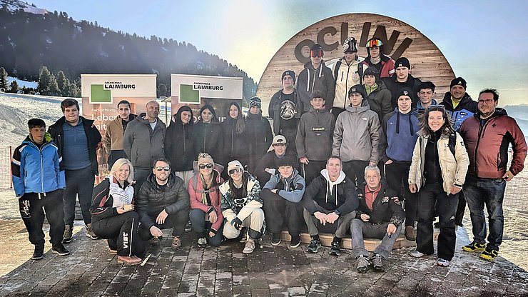 © Fachschule Laimburg Gruppenfoto mit der Mannschaft der Fachschule Laimburg, Gastgeber des Euregio-Wintersportags 2026