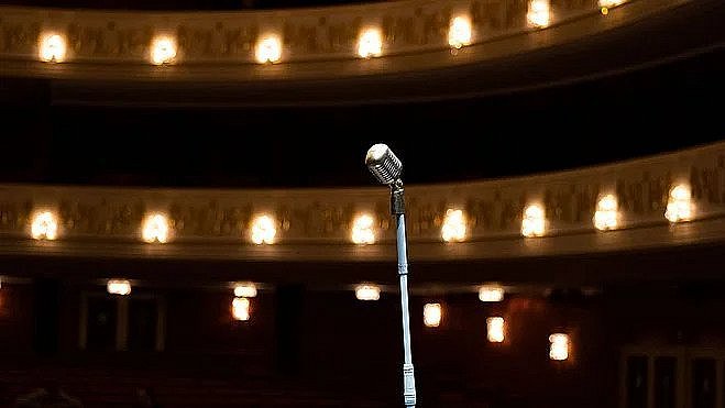 Portare sul palcoscenico testi teatrali multilingue: è l'opportunità offerta a tre autori da "EuregioDramaLab".