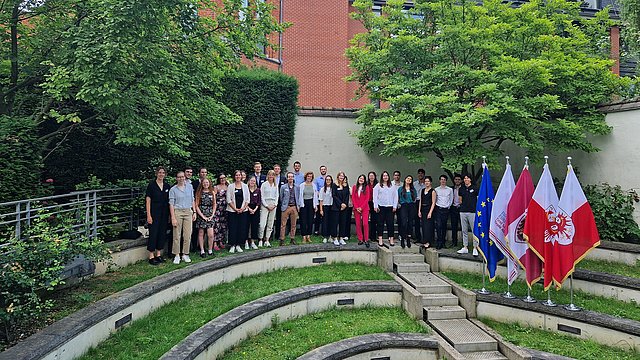 Foto di gruppo degli studenti delle tre università.