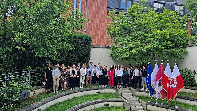 Gruppenfoto der Studierenden der drei Universitäten.