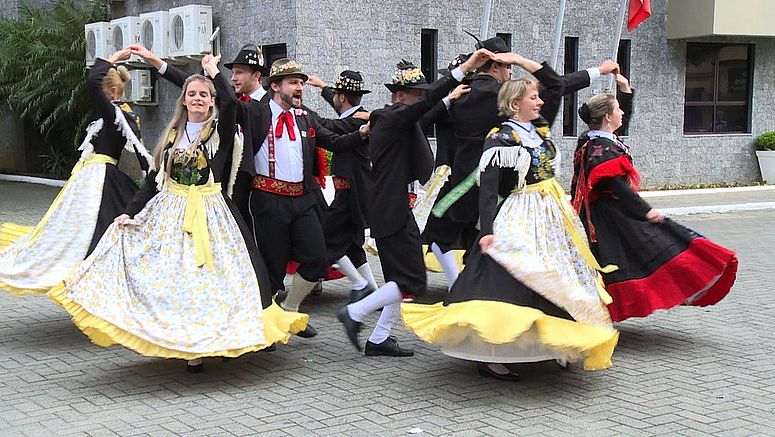 Tiroler Tanzveranstaltung in Dreizehnlinden in Brasilien