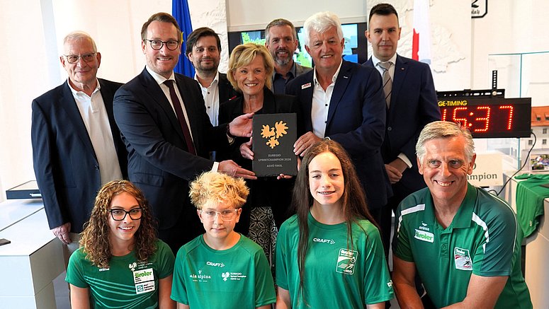 Gruppenfoto zur Vorstellung des EuregioSprintChampions
