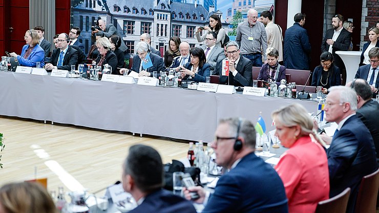 Landeshauptmann Arno Kompatscher erklärte bei dem Gipfel, dass eine ausschließlich nationale Steuerung bewährte Verwaltungsstrukturen untergraben, die Planungssicherheit gefährden und die Dynamik erfolgreicher Regionen bremsen würde. 