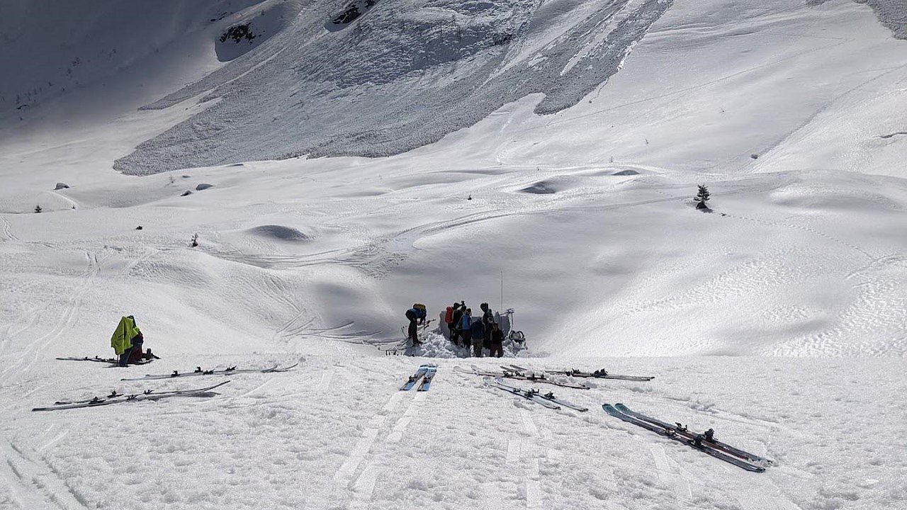 Gemeinsamer Kurs Südtirol und Tirol zur Lawinenfortbildung in Ladurns