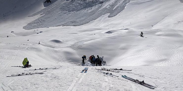 Gemeinsamer Kurs Südtirol und Tirol zur Lawinenfortbildung in Ladurns