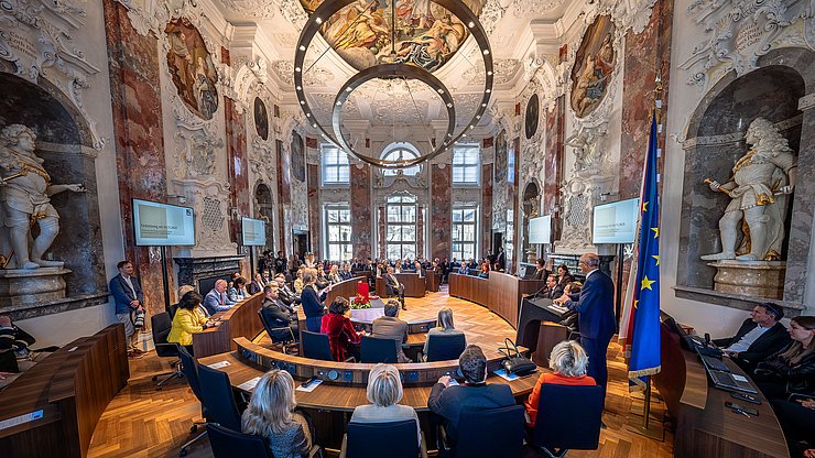 La cerimonia di premiazione si è svolta nella sala plenaria della Dieta tirolese a Innsbruck. 