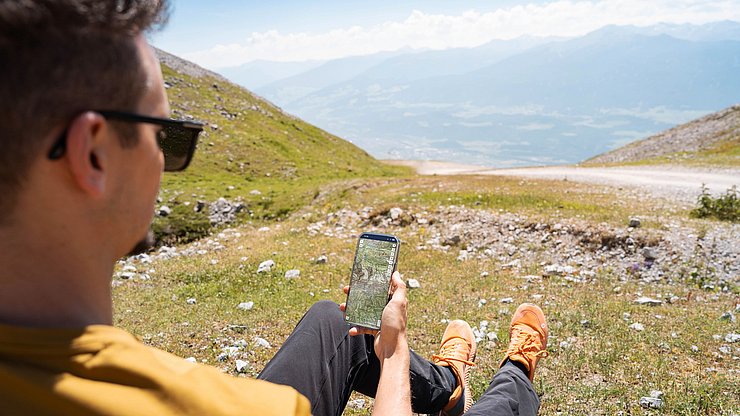 Bergsportbegeisterte können über die Web-Anwendung die Ausgesetztheitskarte aufrufen und sich über die Ausgesetztheit von Wanderwegen informieren.