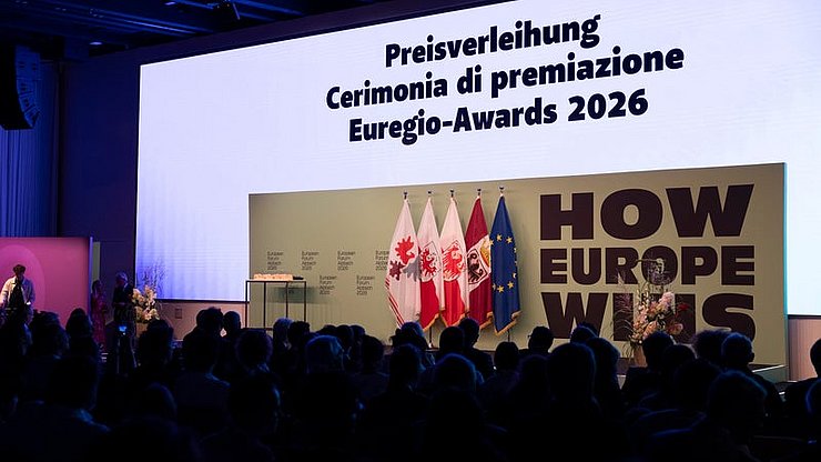 © Land Tirol/Sedlak Bei den Euregio-Awards wurden innovative Ansätze und Lösungen von JungforscherInnen und Unternehmen aus Tirol, Südtirol und dem Trentino ausgezeichnet.