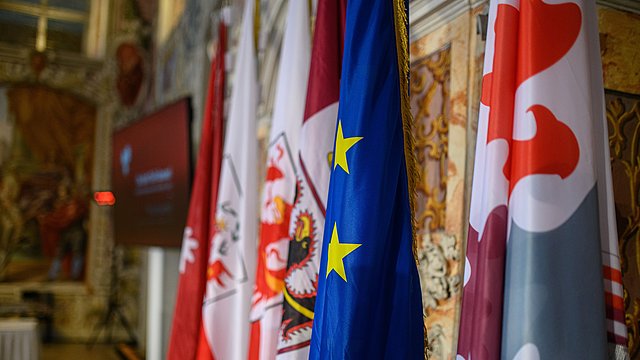 Euregio Fahnen mit Europa-Fahne