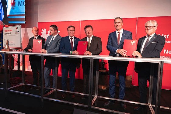 Firmato l'accordo di cooperazione Euregio tra le Associazioni dei Comuni