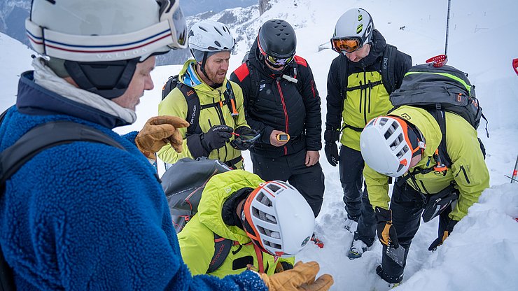 Begleitend zur Präsentation von Cairos fand ein Fortbildung für Mitglieder der Lawinenkommissionen in der Axamer Lizum statt.